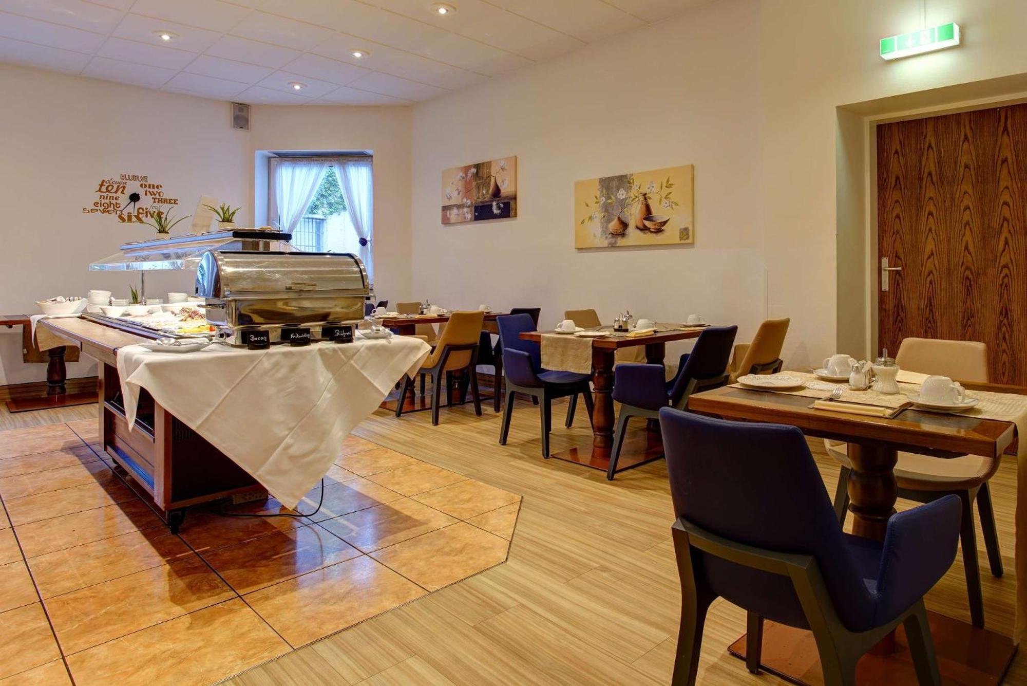 Sure Hotel By Best Western Ambassador Duesseldorf — Photos 2